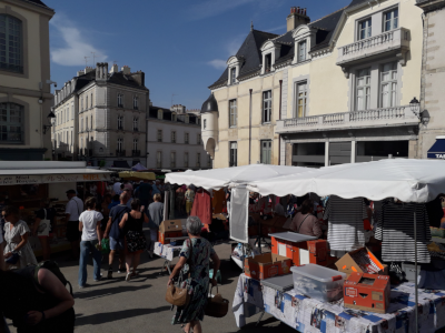 Le march&eacute; de Vannes